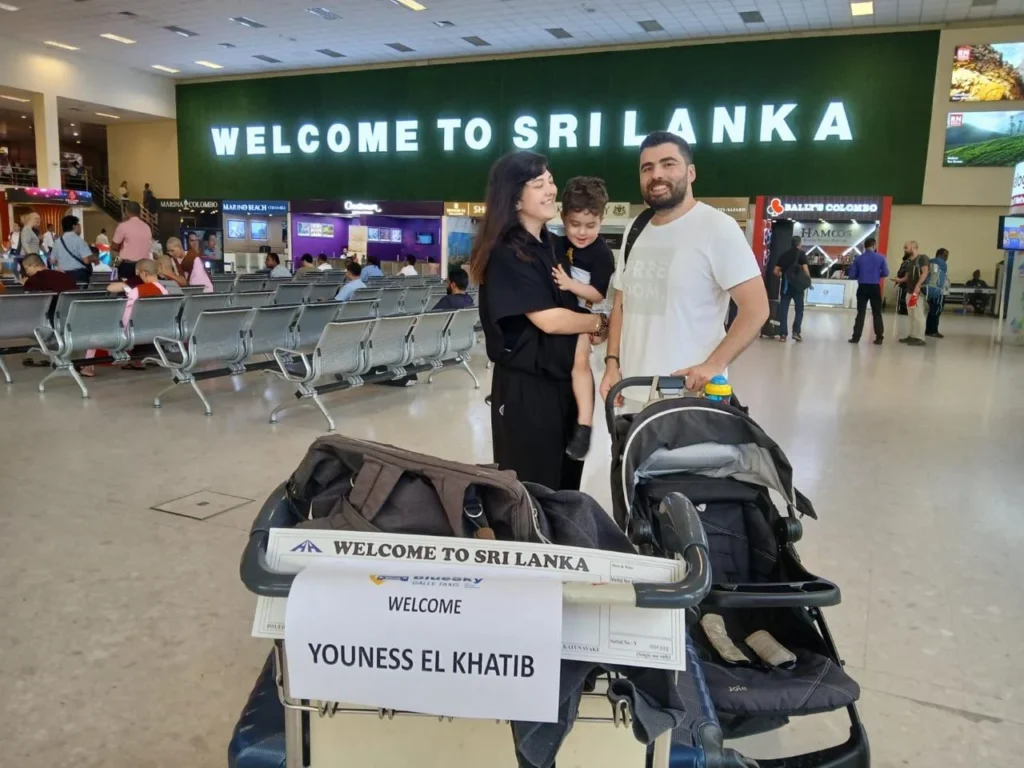 Traveling Sri Lanka with a Baby: The Complete Car Seat & Family Taxi Guide